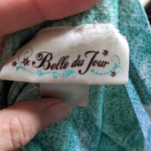 Donating Soon! Belle Du Jour Watercolor and Paisley Print Tee Size Small Vintage - Picture 4 of 7